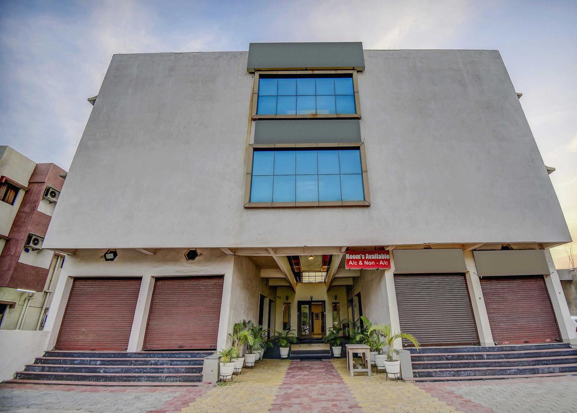 Hotel O Plus Corporate One Khapa  Exterior photo